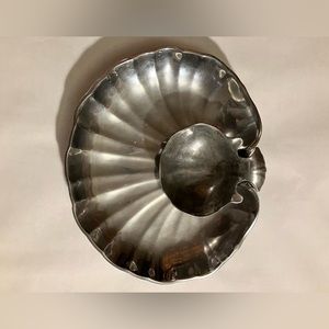 Wilton Armetale shrimp cocktail silver shell - 2 piece server